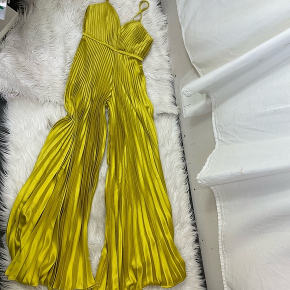 NEW Ieena Mac Duggal Chartreuse 23619 Pleated Wide Leg Open Back Jumpsuit Size 2 - Picture 7 of 16